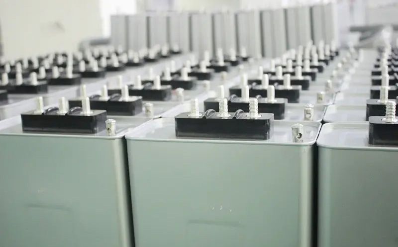 電力電容器組接線應(yīng)遵循哪些原則？